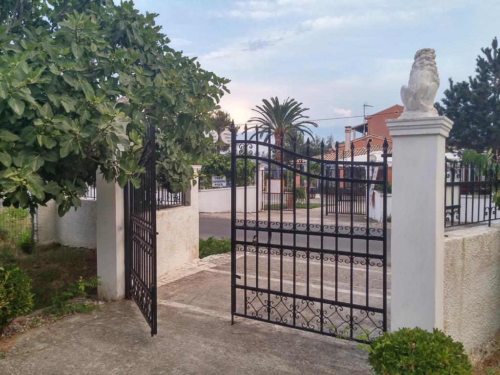 Beautiful Nearby Beach House With Garden, Private Pool And Large Yard Sidárion Oda fotoğraf