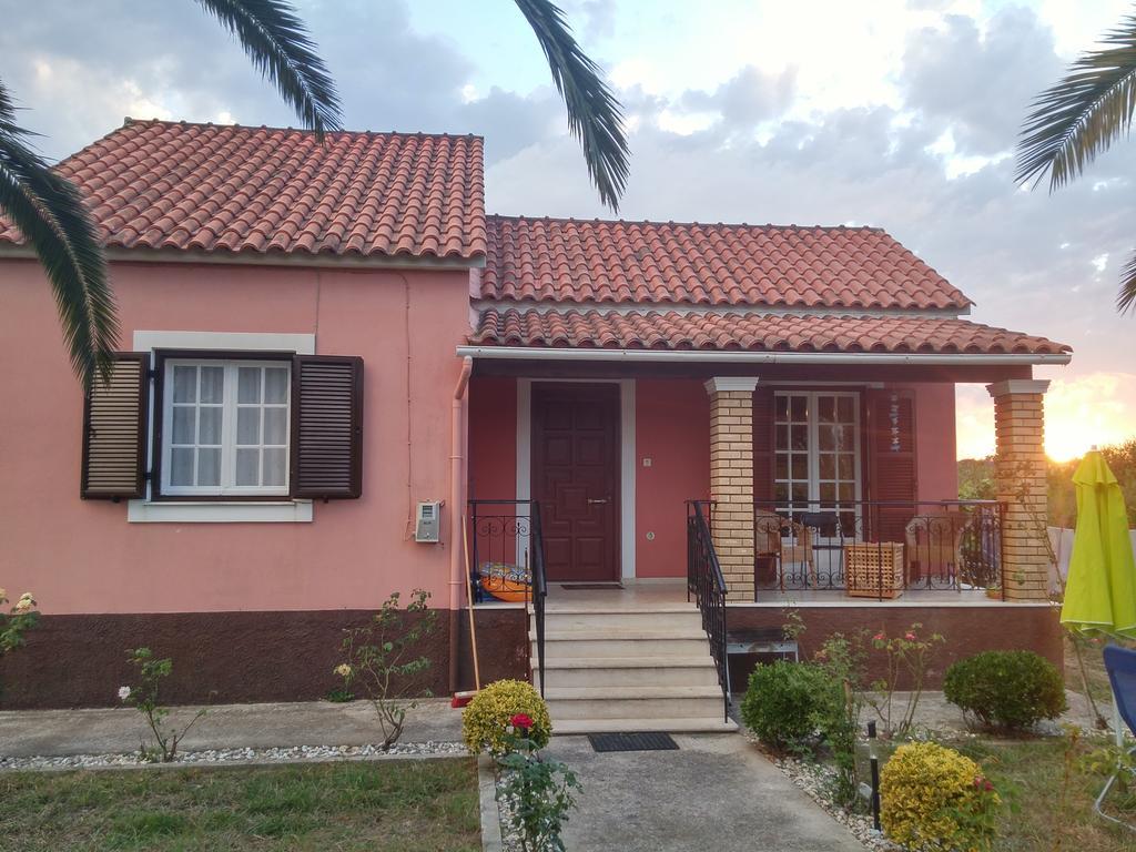 Beautiful Nearby Beach House With Garden, Private Pool And Large Yard Sidárion Oda fotoğraf