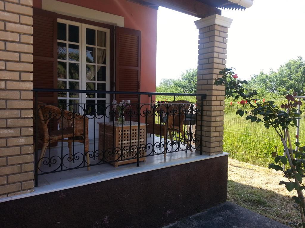Beautiful Nearby Beach House With Garden, Private Pool And Large Yard Sidárion Oda fotoğraf