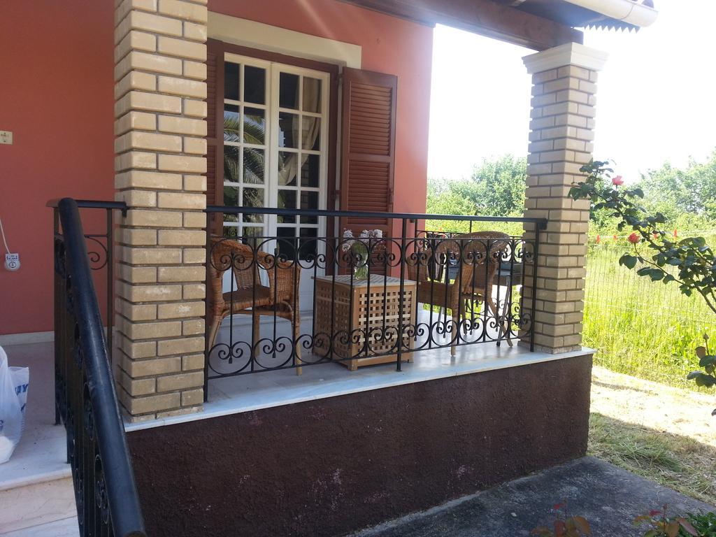 Beautiful Nearby Beach House With Garden, Private Pool And Large Yard Sidárion Oda fotoğraf